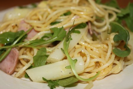 Wiosenne spaghetti ze szparagami